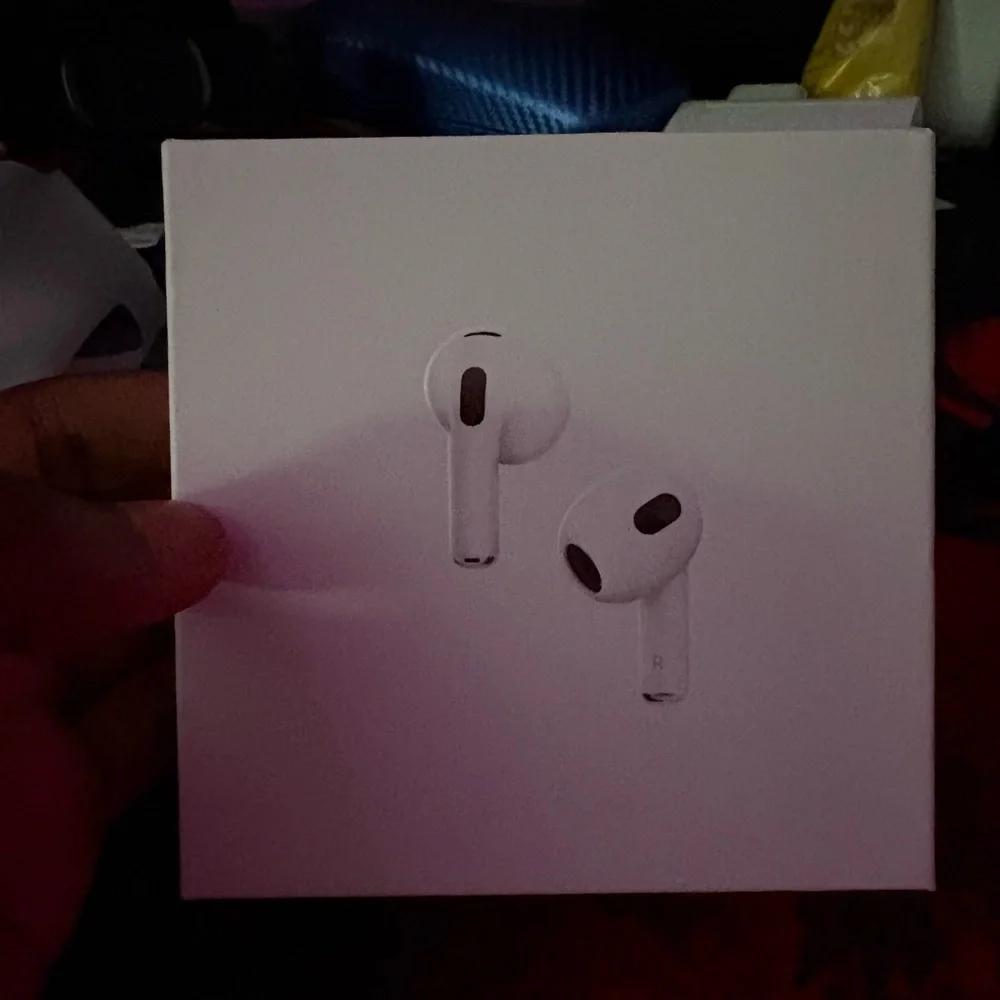 Apple White Wireless Earbuds